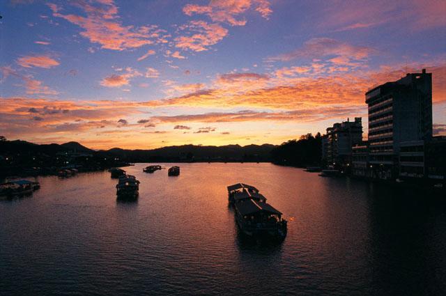 Riverside Hotel Sansuikan 히타 외부 사진