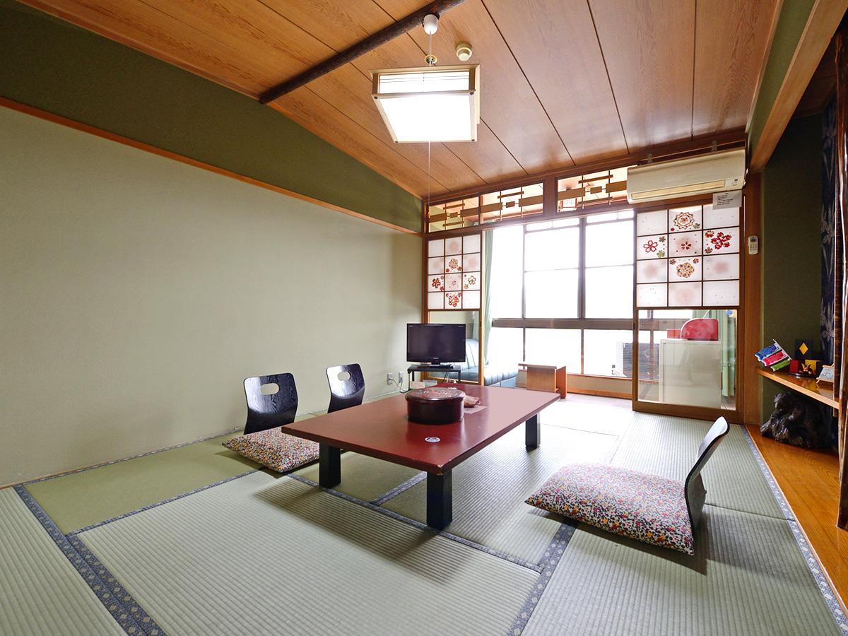 Riverside Hotel Sansuikan 히타 외부 사진