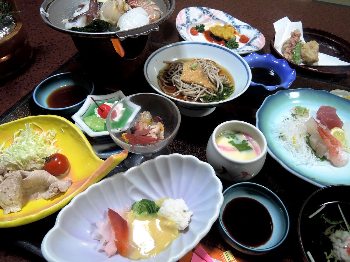 Riverside Hotel Sansuikan 히타 외부 사진