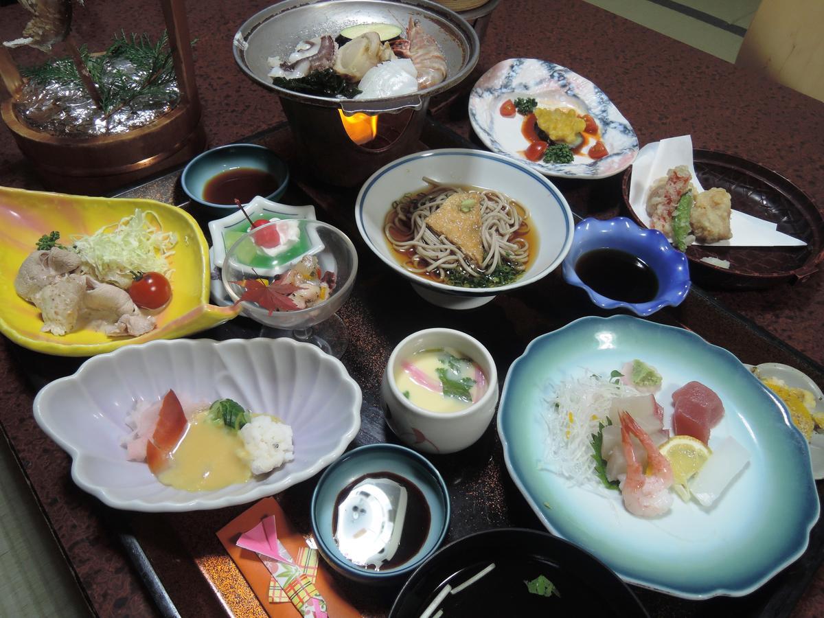 Riverside Hotel Sansuikan 히타 외부 사진